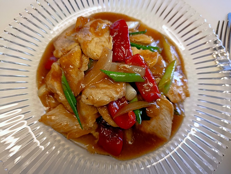 Tumisan Ayam, poulet sauté à l'indonésienne, cuisine indonésienne à domicile en Gruyère