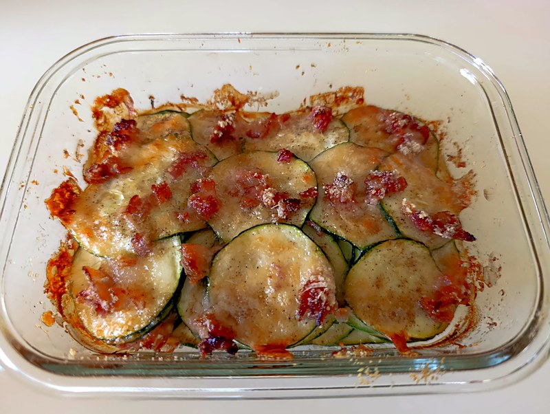 Courgettes au four avec pancetta et parmesan, cuisine italienne à domicile en Gruyère